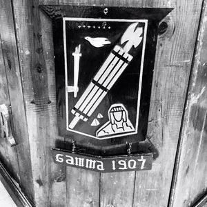 Meet your Posher, Hugee